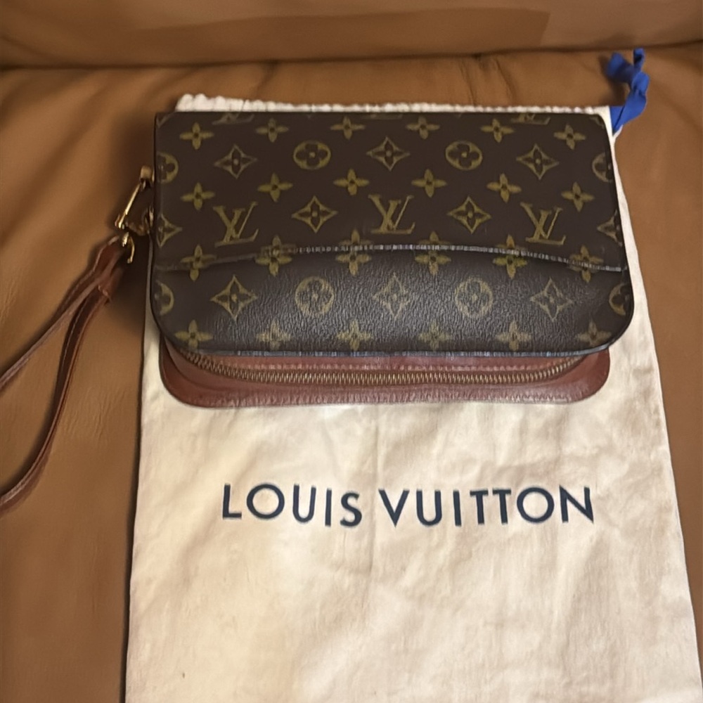 LV Wristlet Vintage EUC no rust no peeling! - Picture 3 of 8